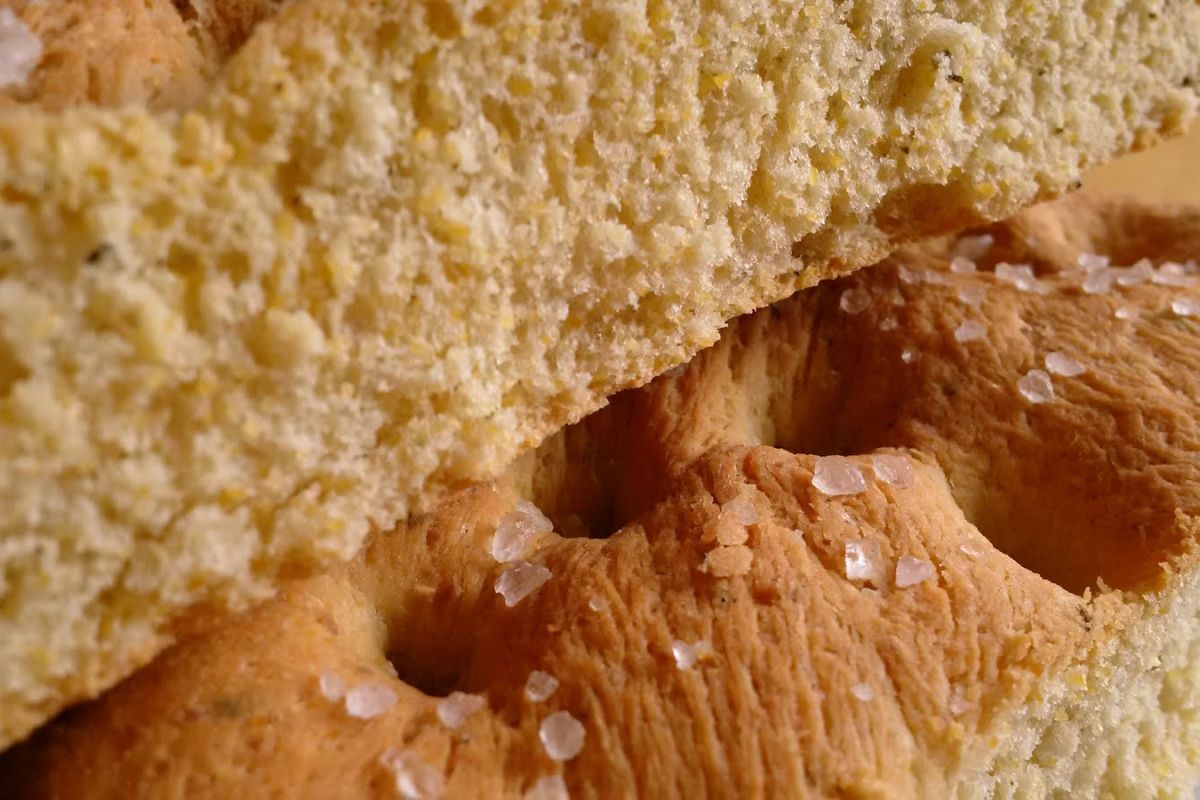 Focaccia appena sfornata